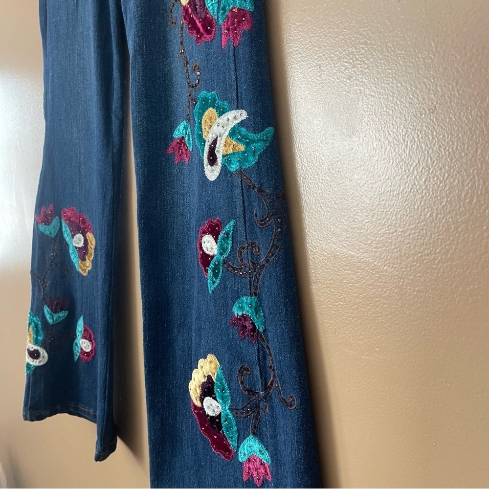 Eivissa Unique Embroidered Flare jeans size 4 - Picture 2 of 11